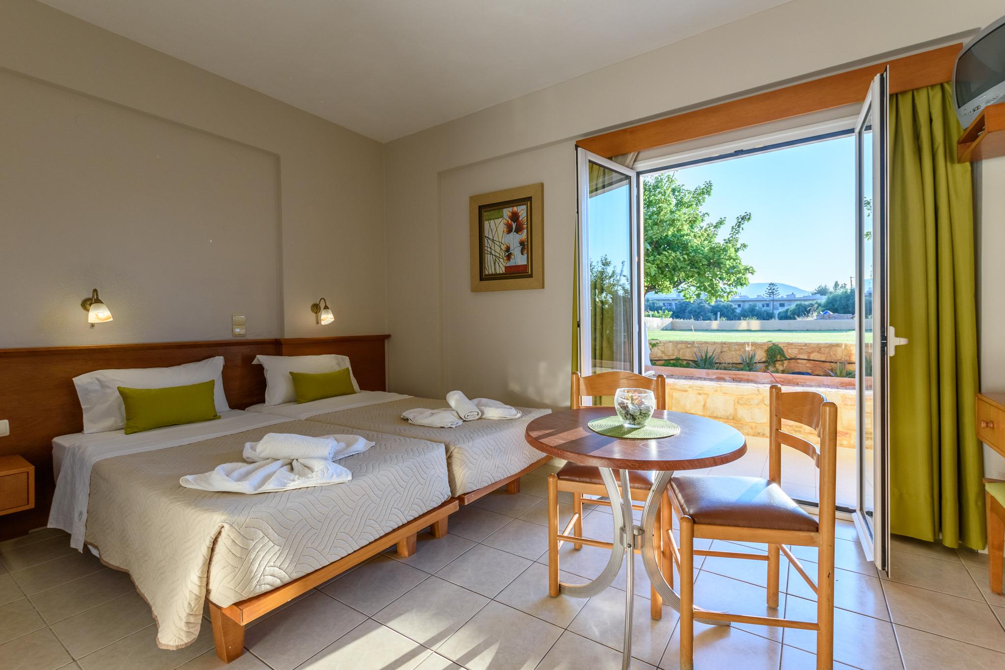Danelis Studios & Apartments Malia Esterno foto
